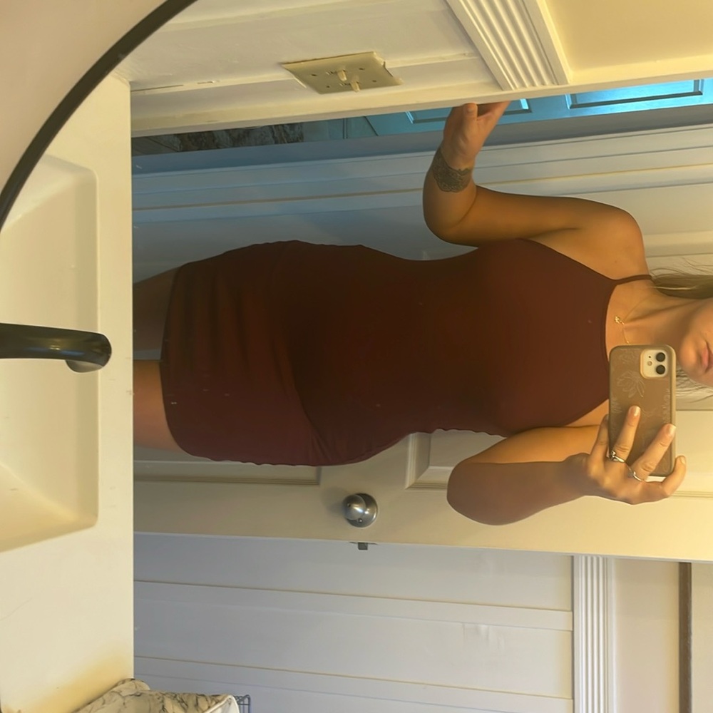 Maroon midi bodycon dress